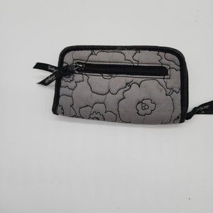 10. Thirty one wallet zips shut